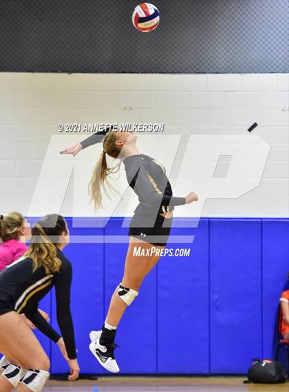 Thumbnail 1 in Steinbrenner vs. Bishop Moore (Nike Tournament of Champions) photogallery.