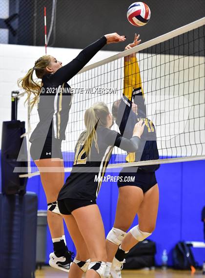 Thumbnail 3 in Steinbrenner vs. Bishop Moore (Nike Tournament of Champions) photogallery.