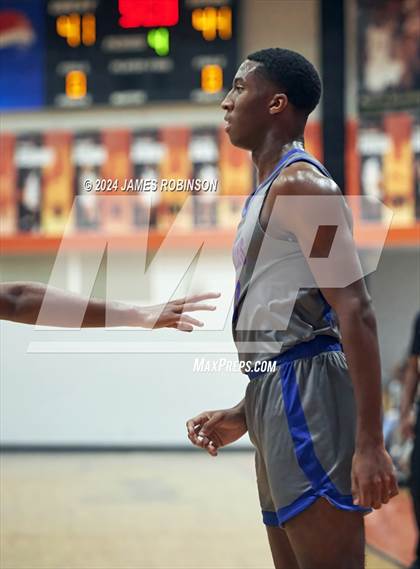 Thumbnail 1 in Orange Park vs Bolles (Battle For the Island) photogallery.