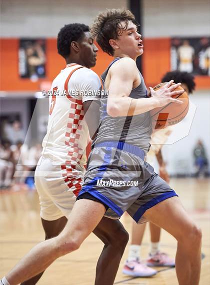 Thumbnail 2 in Orange Park vs Bolles (Battle For the Island) photogallery.
