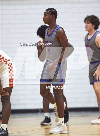 Thumbnail 1 in Orange Park vs Bolles (Battle For the Island) photogallery.