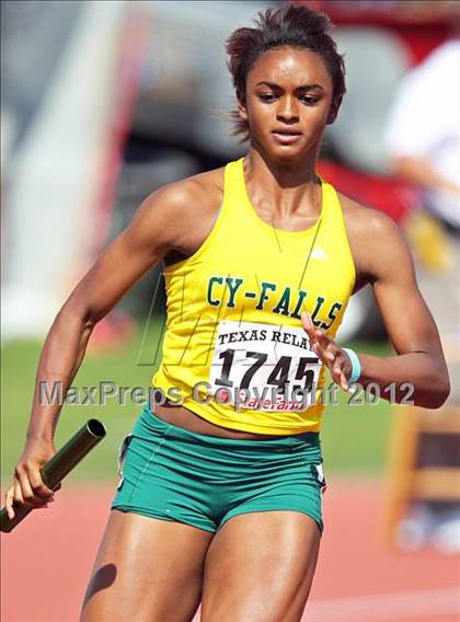 Thumbnail 2 in 85th Clyde Littlefield Texas Relays (Girls Day 1) photogallery.