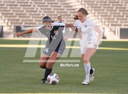 Thumbnail 3 in D'Evelyn vs. Evergreen (CHSAA 4A Final) photogallery.