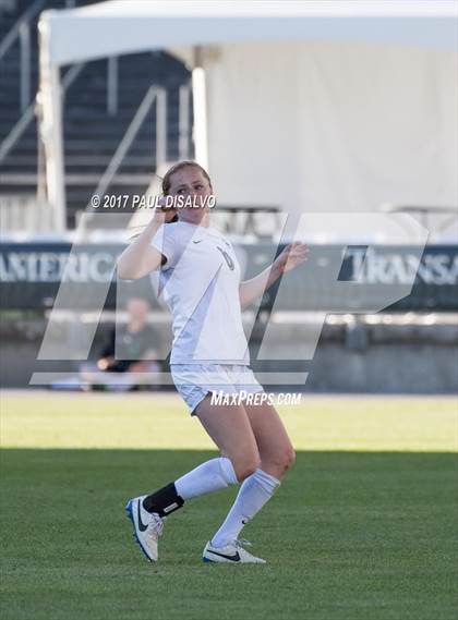 Thumbnail 3 in D'Evelyn vs. Evergreen (CHSAA 4A Final) photogallery.