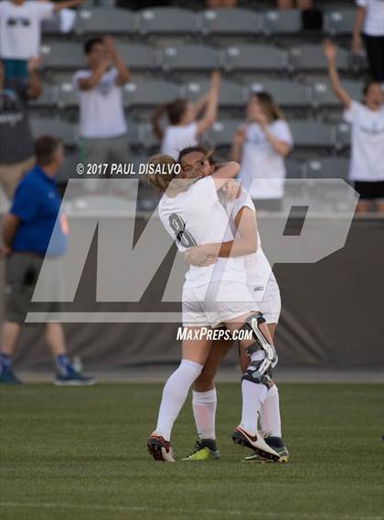 Thumbnail 2 in D'Evelyn vs. Evergreen (CHSAA 4A Final) photogallery.