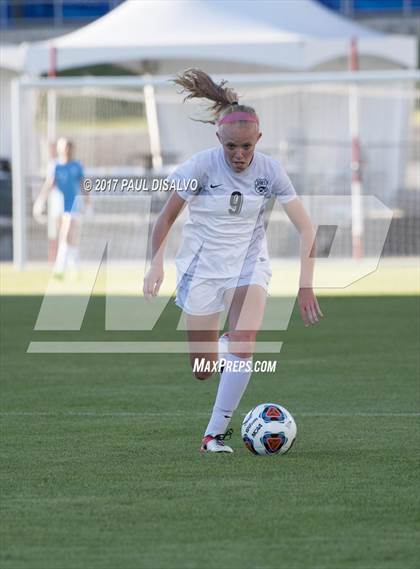 Thumbnail 3 in D'Evelyn vs. Evergreen (CHSAA 4A Final) photogallery.