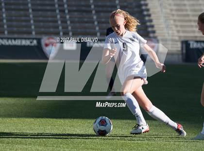 Thumbnail 2 in D'Evelyn vs. Evergreen (CHSAA 4A Final) photogallery.