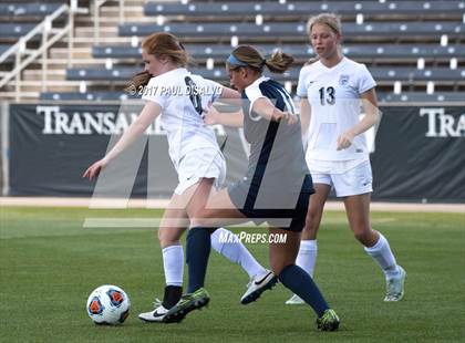 Thumbnail 2 in D'Evelyn vs. Evergreen (CHSAA 4A Final) photogallery.