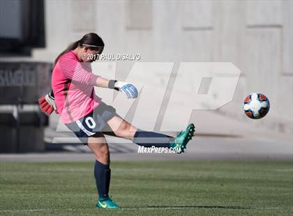 Thumbnail 3 in D'Evelyn vs. Evergreen (CHSAA 4A Final) photogallery.