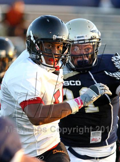Thumbnail 2 in Dominguez vs. St. John Bosco photogallery.