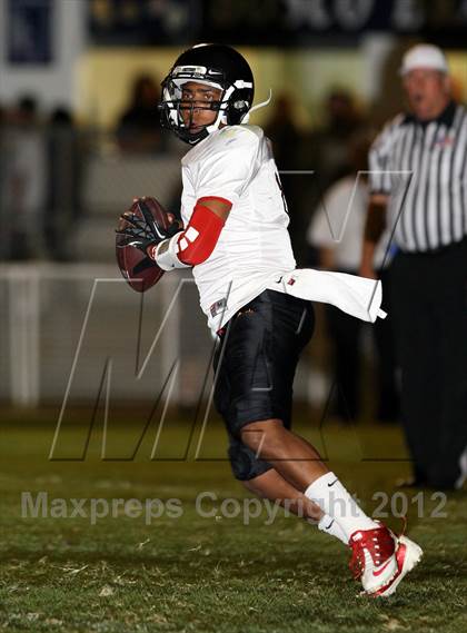 Thumbnail 2 in Dominguez vs. St. John Bosco photogallery.