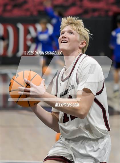 Thumbnail 2 in Dobson @ Red Mountain photogallery.