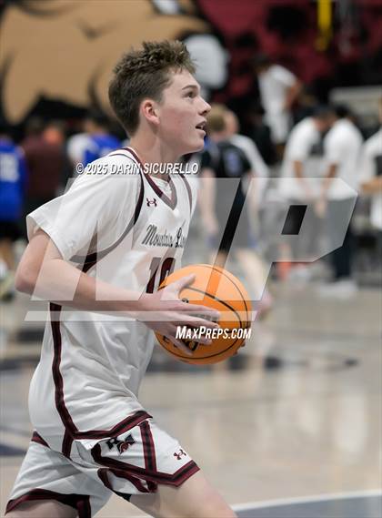 Thumbnail 1 in Dobson @ Red Mountain photogallery.