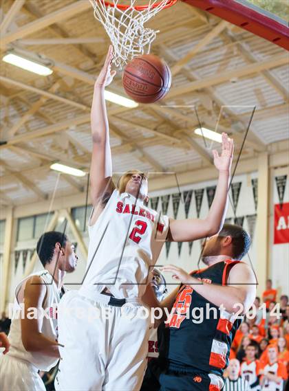 Thumbnail 2 in Half Moon Bay vs. Salesian (CIF NorCal Regional D4 Semifinal) photogallery.