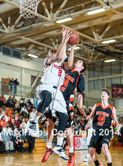 Thumbnail 2 in Half Moon Bay vs. Salesian (CIF NorCal Regional D4 Semifinal) photogallery.