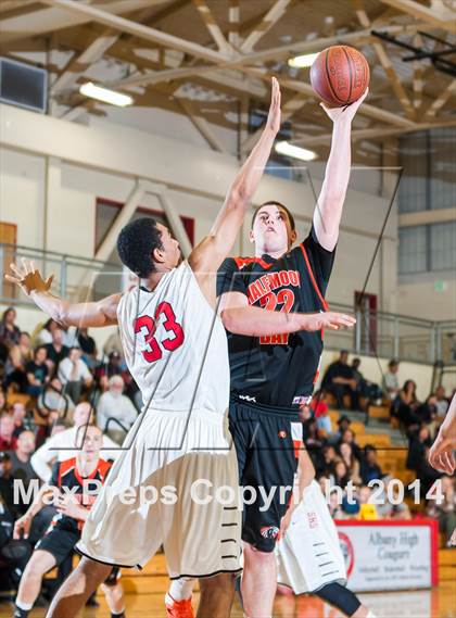 Thumbnail 3 in Half Moon Bay vs. Salesian (CIF NorCal Regional D4 Semifinal) photogallery.