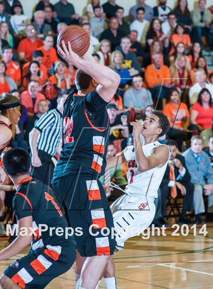 Thumbnail 2 in Half Moon Bay vs. Salesian (CIF NorCal Regional D4 Semifinal) photogallery.