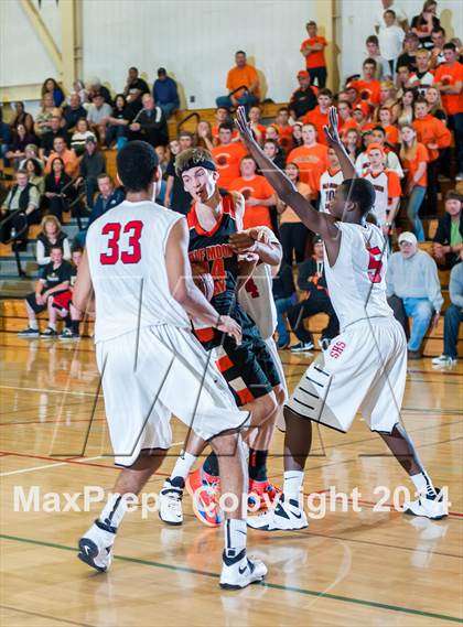 Thumbnail 2 in Half Moon Bay vs. Salesian (CIF NorCal Regional D4 Semifinal) photogallery.