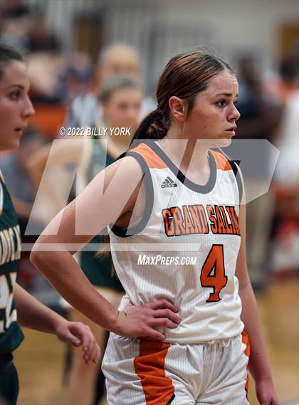 Thumbnail 1 in Grand Saline vs Harleton photogallery.