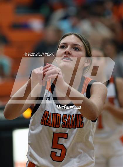 Thumbnail 2 in Grand Saline vs Harleton photogallery.