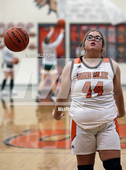 Thumbnail 1 in Grand Saline vs Harleton photogallery.