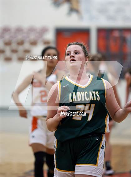 Thumbnail 2 in Grand Saline vs Harleton photogallery.