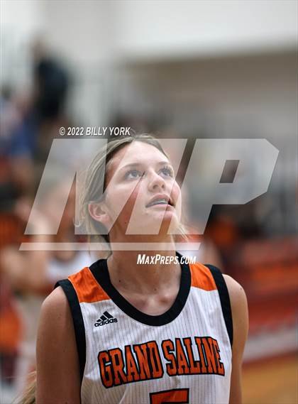 Thumbnail 2 in Grand Saline vs Harleton photogallery.