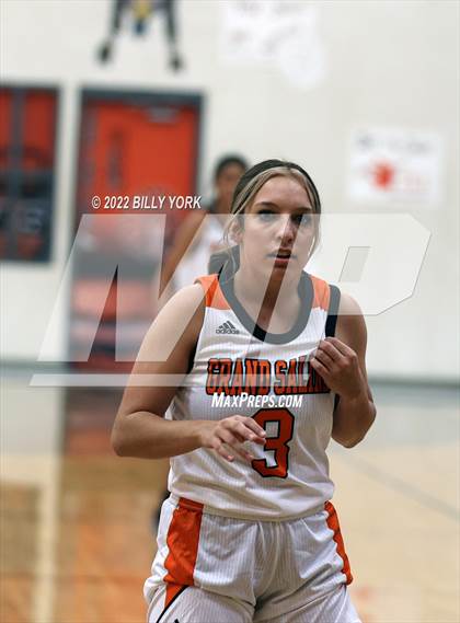 Thumbnail 3 in Grand Saline vs Harleton photogallery.
