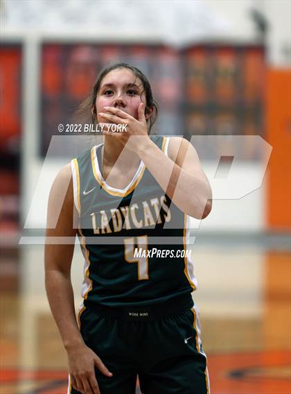 Thumbnail 3 in Grand Saline vs Harleton photogallery.