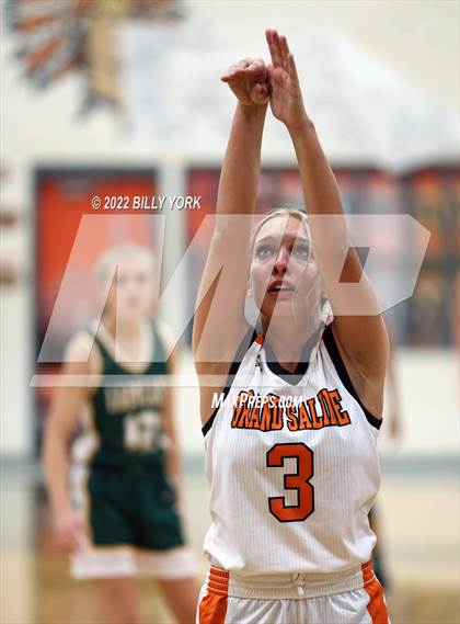 Thumbnail 3 in Grand Saline vs Harleton photogallery.
