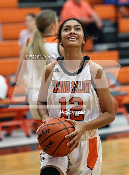 Thumbnail 1 in Grand Saline vs Harleton photogallery.