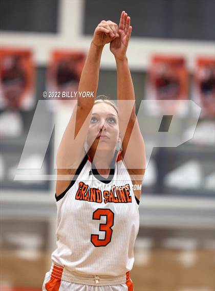 Thumbnail 1 in Grand Saline vs Harleton photogallery.