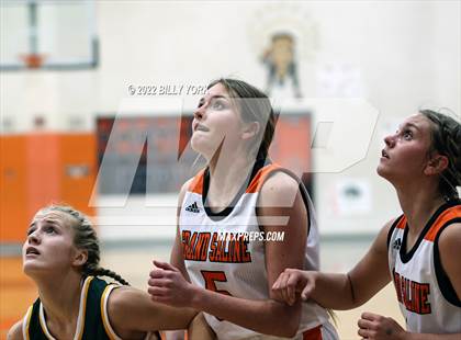 Thumbnail 3 in Grand Saline vs Harleton photogallery.