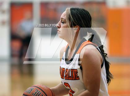 Thumbnail 3 in Grand Saline vs Harleton photogallery.