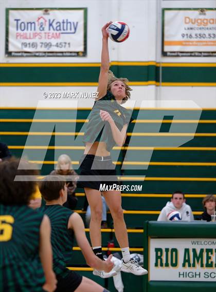 Thumbnail 2 in Elk Grove vs. Rio Americano (CIF SJS Division 2 Quarterfinal) photogallery.