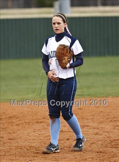 Thumbnail 2 in Crowley vs. Bell (Mansfield Varsity Softball Tournament) photogallery.