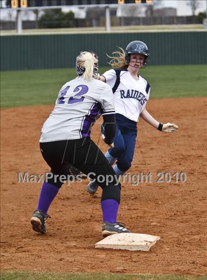 Thumbnail 2 in Crowley vs. Bell (Mansfield Varsity Softball Tournament) photogallery.