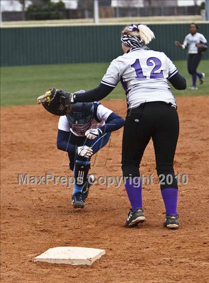 Thumbnail 1 in Crowley vs. Bell (Mansfield Varsity Softball Tournament) photogallery.