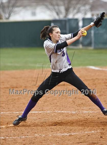 Thumbnail 2 in Crowley vs. Bell (Mansfield Varsity Softball Tournament) photogallery.