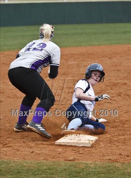 Thumbnail 2 in Crowley vs. Bell (Mansfield Varsity Softball Tournament) photogallery.