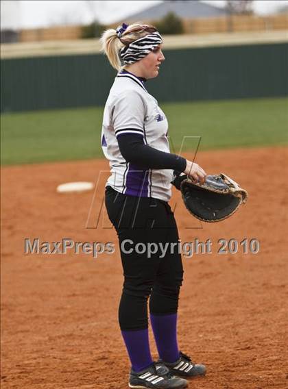 Thumbnail 2 in Crowley vs. Bell (Mansfield Varsity Softball Tournament) photogallery.