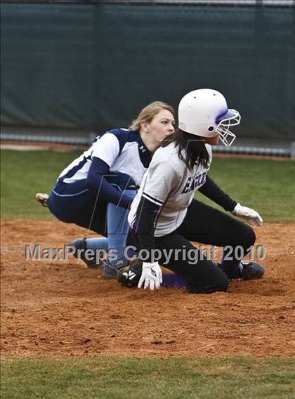 Thumbnail 3 in Crowley vs. Bell (Mansfield Varsity Softball Tournament) photogallery.