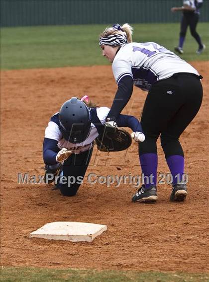 Thumbnail 3 in Crowley vs. Bell (Mansfield Varsity Softball Tournament) photogallery.