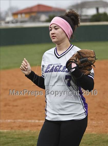 Thumbnail 2 in Crowley vs. Bell (Mansfield Varsity Softball Tournament) photogallery.