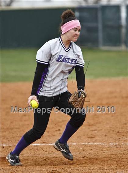 Thumbnail 3 in Crowley vs. Bell (Mansfield Varsity Softball Tournament) photogallery.