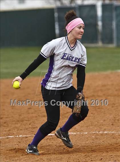Thumbnail 1 in Crowley vs. Bell (Mansfield Varsity Softball Tournament) photogallery.