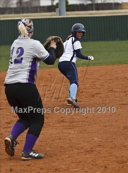 Thumbnail 2 in Crowley vs. Bell (Mansfield Varsity Softball Tournament) photogallery.