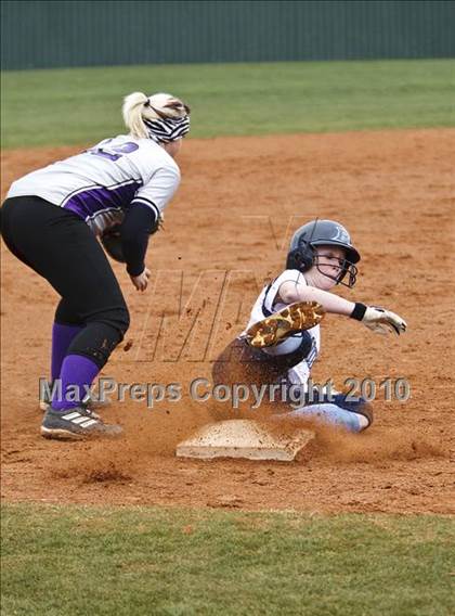Thumbnail 1 in Crowley vs. Bell (Mansfield Varsity Softball Tournament) photogallery.
