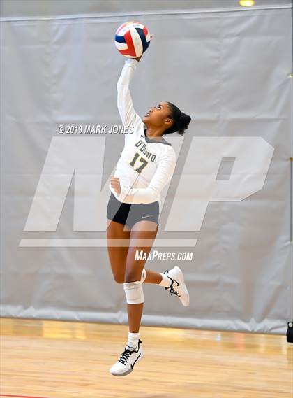 Thumbnail 2 in Bishop O'Dowd vs. Mira Costa (Nike Tournament of Champions) photogallery.