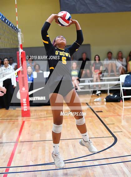 Thumbnail 2 in Bishop O'Dowd vs. Mira Costa (Nike Tournament of Champions) photogallery.